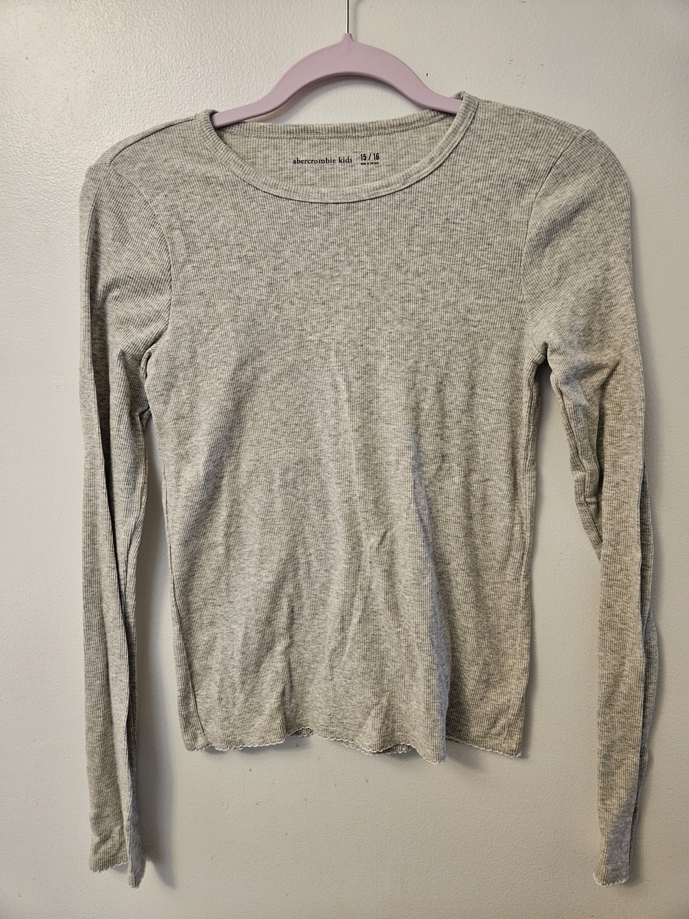 abercrombie kids NWOT Heather Gray Ribbed Long Sleeve Tee